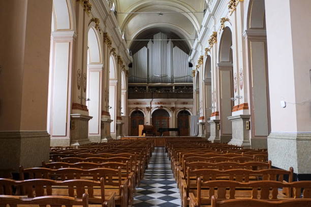 istock Pipe organ music hall in catholic cathedral 929063810