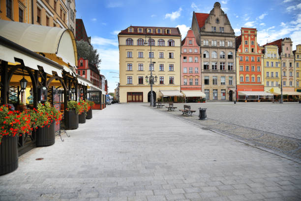 istock Colored houses on the central square of Wroclaw 929072396