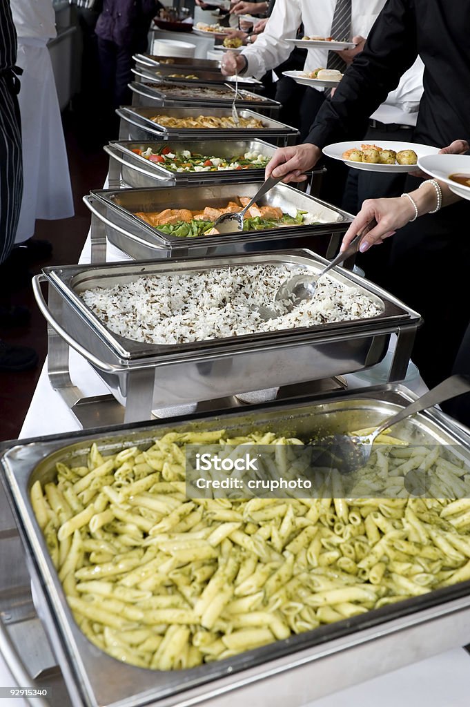 Bufê de comida em uma festa de casamento - Foto de stock de Indústria de Comida e Bebida royalty-free