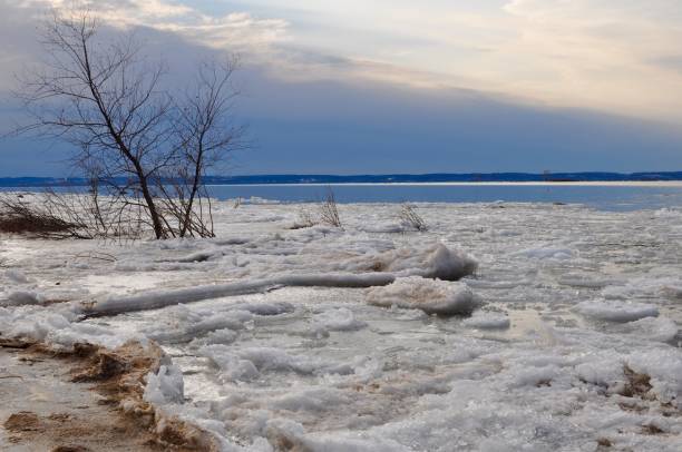 istock Lake Michigan Winter 929155050
