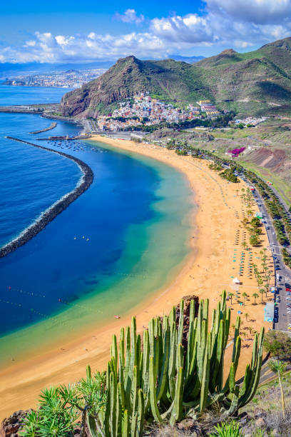 las teresitas, tenerife,canary islands,spain: las teresitas beach and san andres village - teresitas imagens e fotografias de stock