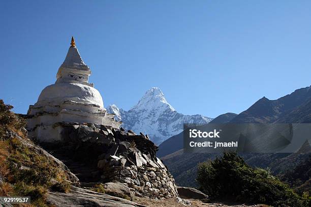 Foto de Monges Chortennepal e mais fotos de stock de Ama Dablam - Ama Dablam, Bazar Namche, Budismo