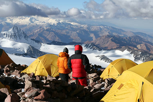 camp zwei aconcagua - penitente people stock-fotos und bilder