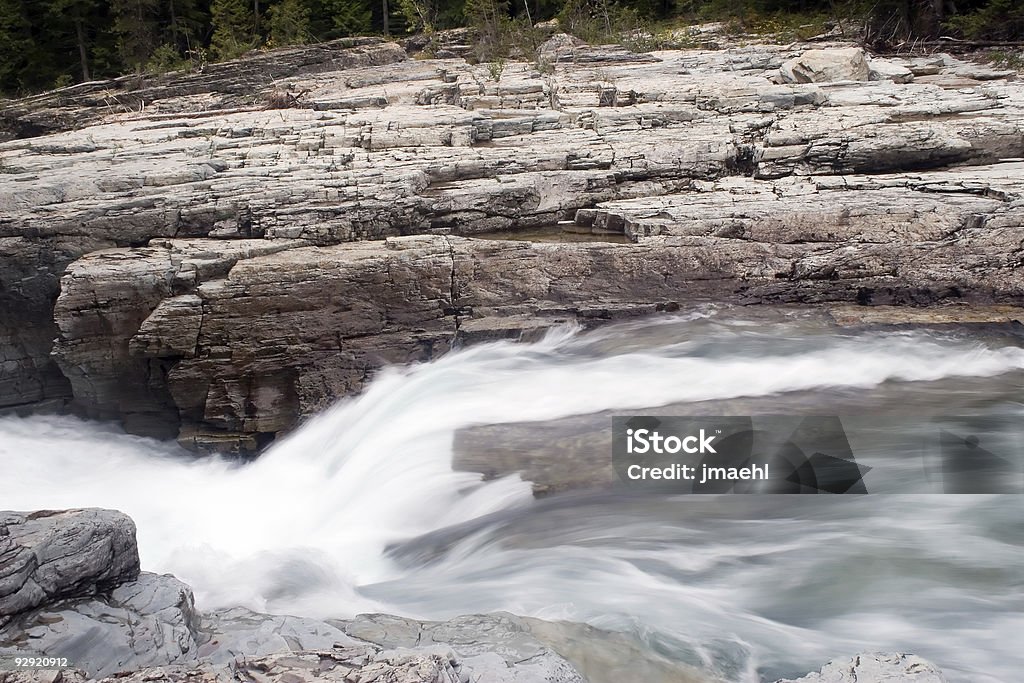 Mc donald Creek en parque nacional de los Glaciares - Foto de stock de Agua libre de derechos