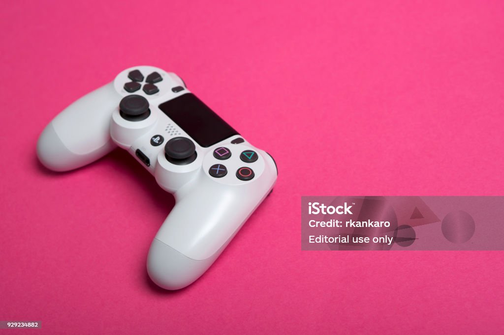Disco documentaire Maak het zwaar Sony Playstation 4 White Stock Photo - Download Image Now - Playstation,  Control, Video Game - iStock