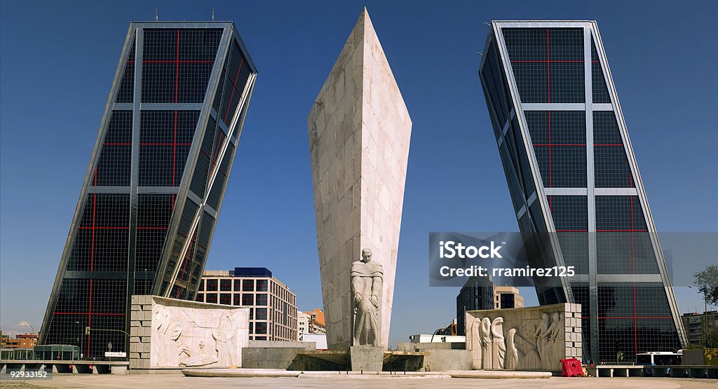 Towers pela Monument - Foto de stock de Torre - Estrutura construída royalty-free