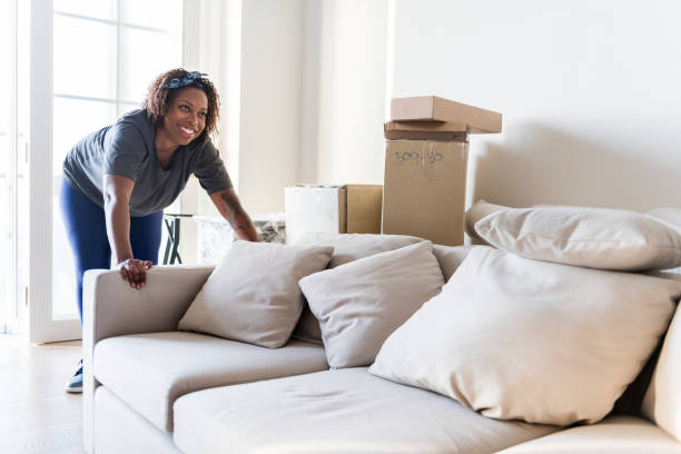 istock Couple moving into new house 929432034