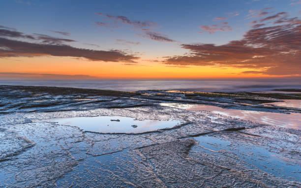 istock Sunrise Seascape from Rock Platform 929502318