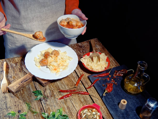 istock Meatballs and pasta 929514274