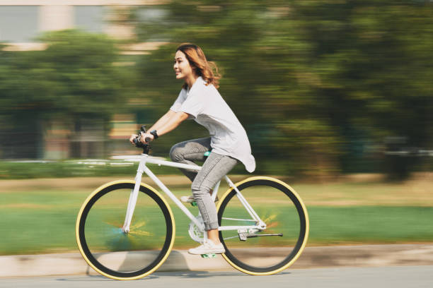 istock Cycling girl 929544846