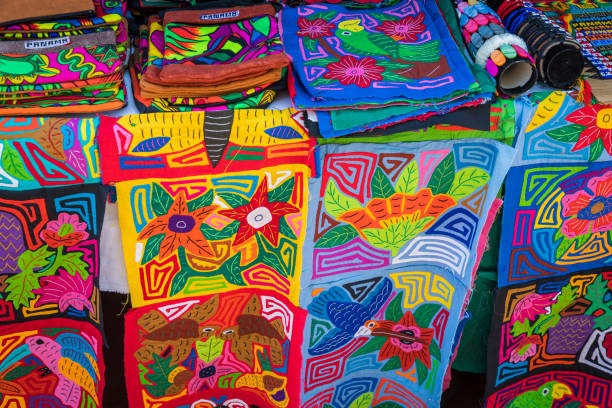 istock Street stall with hand-made souvenirs from Panama city 929548084