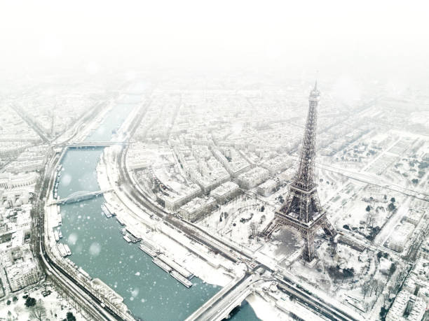 aerial view of the eiffel tower - seine river paris france france famous place imagens e fotografias de stock