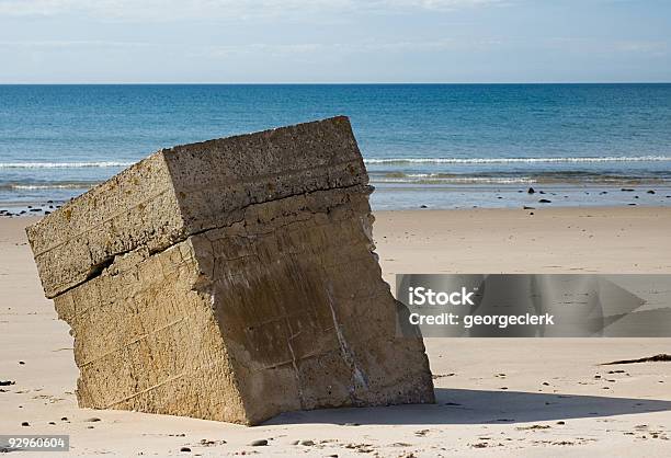 コンクリートブロックビーチ - イギリスのストックフォトや画像を多数ご用意 - イギリス, カラー画像, グランジ加工