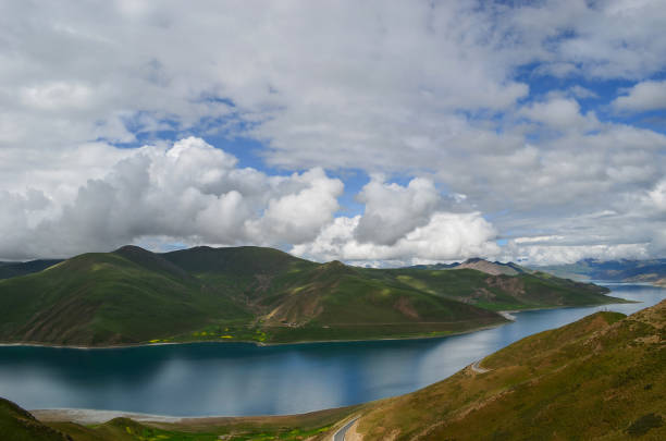 istock Yamdrok Lake in Lhasa 929629194