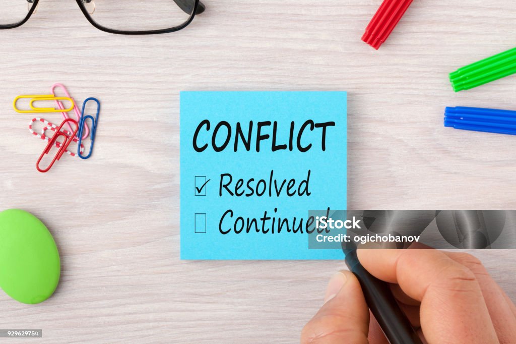 Conflicto en concepto de nota - Foto de stock de Conflicto libre de derechos