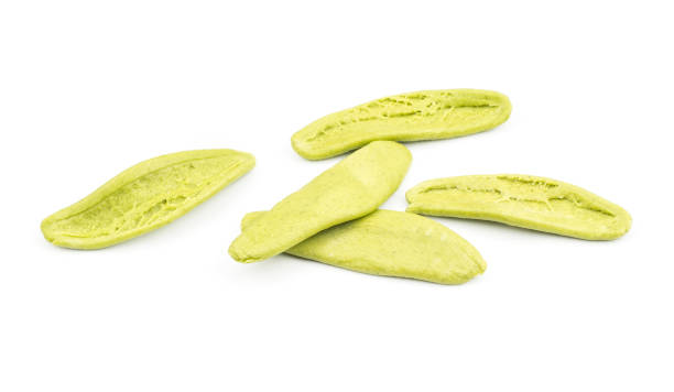 istock Fresh raw Foglie pasta isolated on white 929641810