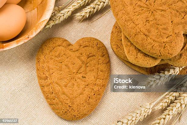 Foto de Coração De Gingerbread e mais fotos de stock de Alimentação Não-saudável - Alimentação Não-saudável, Alimentação Saudável, Almoço