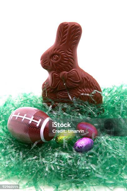 Uovo Di Pasqua Di Calcio - Fotografie stock e altre immagini di Composizione verticale - Composizione verticale, Coniglio - Animale, Coniglio di cioccolato