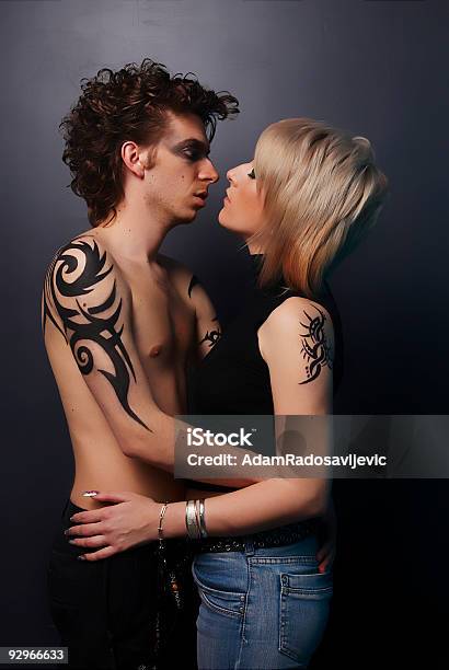 Tatto カップル - 2人のストックフォトや画像を多数ご用意 - 2人, ちやほや, アメリカ文化