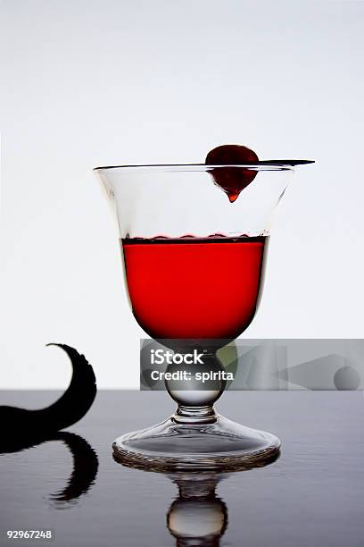 Red Spirituosen Ich Stockfoto und mehr Bilder von Alkoholisches Getränk - Alkoholisches Getränk, Aperitif, Betrunken