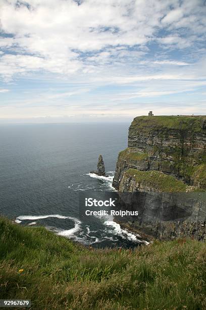 Cliffs Of Moher Mit Brien Tower 1 Stockfoto und mehr Bilder von Atlantik - Atlantik, Besuchen, Cliffs of Moher