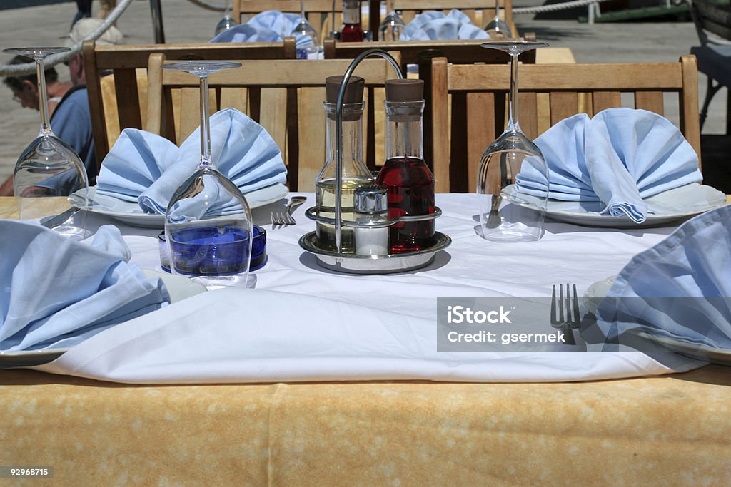 Disposición de mesas - Foto de stock de Aceituna libre de derechos