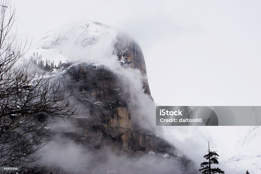 Pic de Yosemite - Photo de Brouillard libre de droits