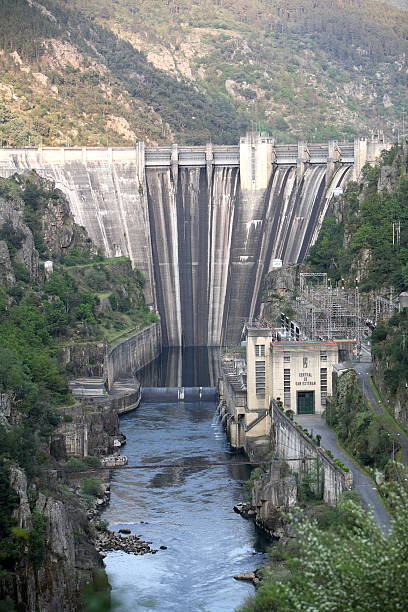 istock Hydroelectric power station 92973966