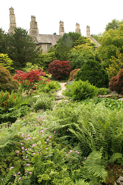 istock English Country Garden 92973989