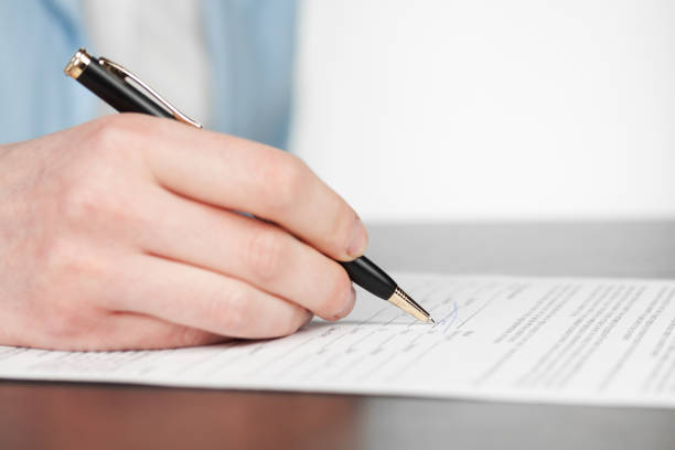 istock Business woman signing contract 929793760