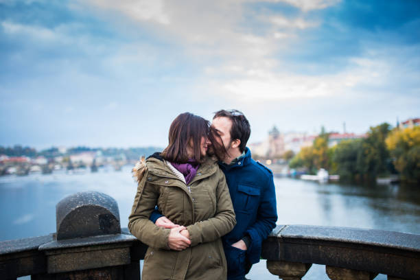 istock Kisses in Prague 929826942