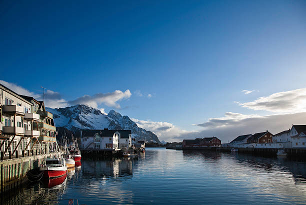 istock Early morning in henningsvaer 92983267