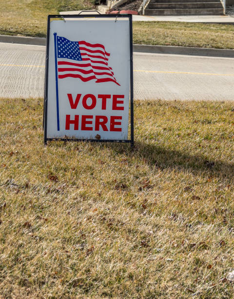 istock Sign showing where to vote 929848806