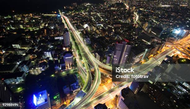 東京の照明付きの街並みの夜景新宿 Highway 空からの眺め - カラー画像のストックフォトや画像を多数ご用意 - カラー画像, 主要道路, 交通輸送