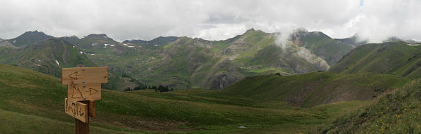 указательный знак panorama - continental divide trail стоковые фото и изображения