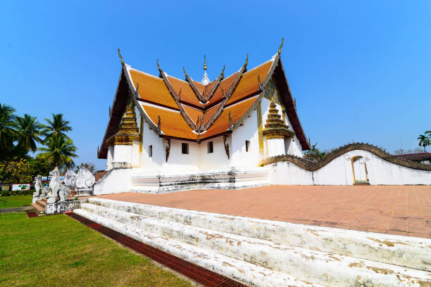 wat phumin é uma única província tailandesa de templo de nan tradicional, tailândia - phumin - fotografias e filmes do acervo