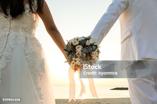 istock Bouquet at the beach 929904308