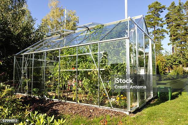 Foto de Jardim Exterior Do Efeito Estufa e mais fotos de stock de Estufa - Estufa, Horta, Jardim clássico