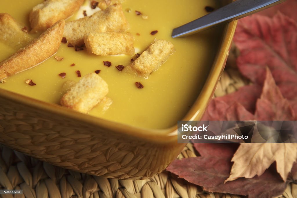 バターナットスカッシュのスープ - カラー画像のロイヤリティフリーストックフォト
