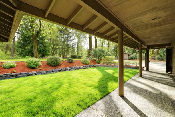 istock Exterior of Beautiful Secluded home 930010392