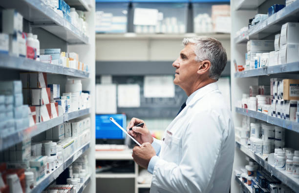 istock Keeping track of medicinal volumes 930026460