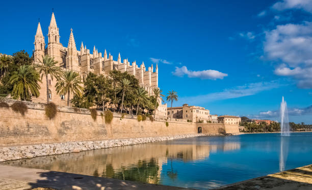 istock La Seu, gothic cathedral built on a previous mosque, Parc de la Mar (Park of the Sea), Palma de Mallorca (Majorca), Balearic Islands, Spain 930035646