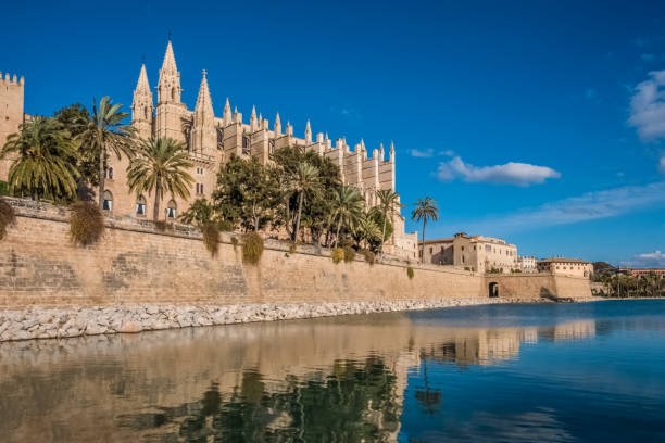 istock La Seu, gothic cathedral built on a previous mosque, Parc de la Mar (Park of the Sea), Palma de Mallorca (Majorca), Balearic Islands, Spain 930041430