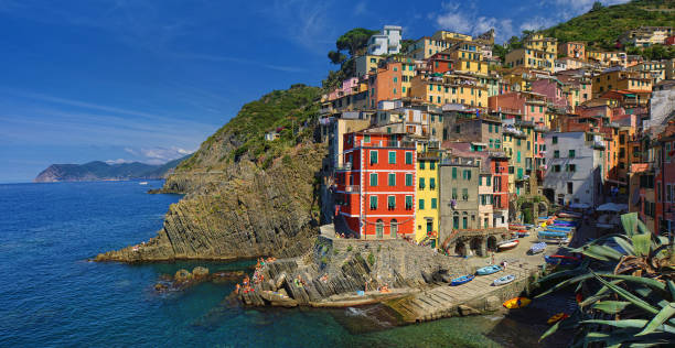 istock Riomaggiore old village in Cinque Terre 930042142