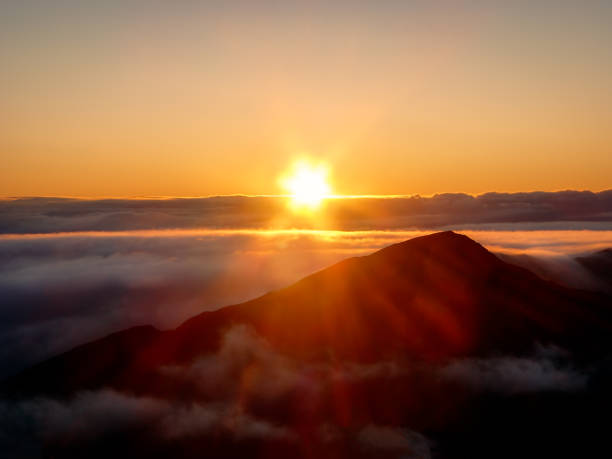 istock Haleakala Sunrise - Maui Hawaii 930062118