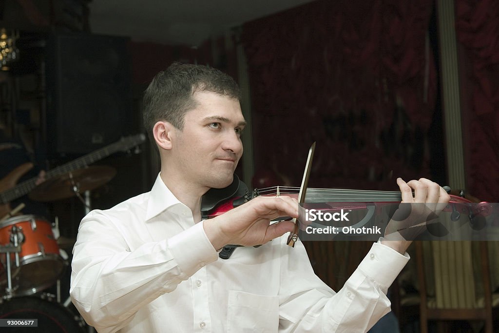 Il violinista - Foto stock royalty-free di Adulto