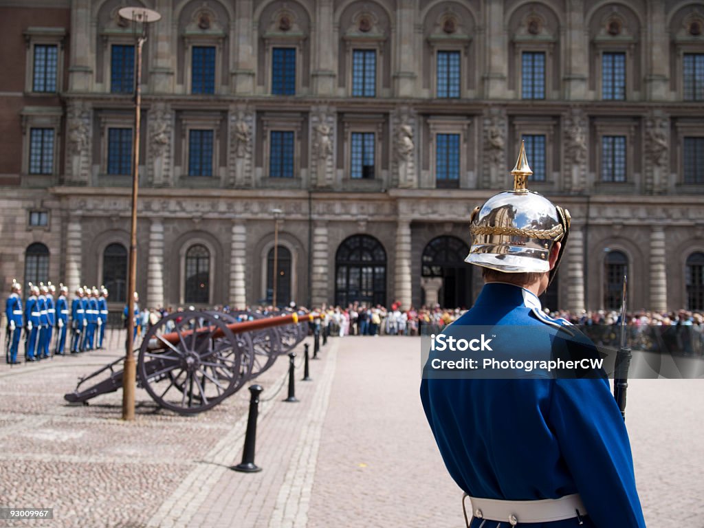 Mudança de guardas no royal palce em Estocolmo - Foto de stock de Artigo de vestuário para cabeça royalty-free