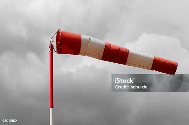 Pantalón De Viento Foto de stock y más banco de imágenes de Color - Tipo de imagen - Color - Tipo de imagen, Fotografía - Imágenes, Horizontal