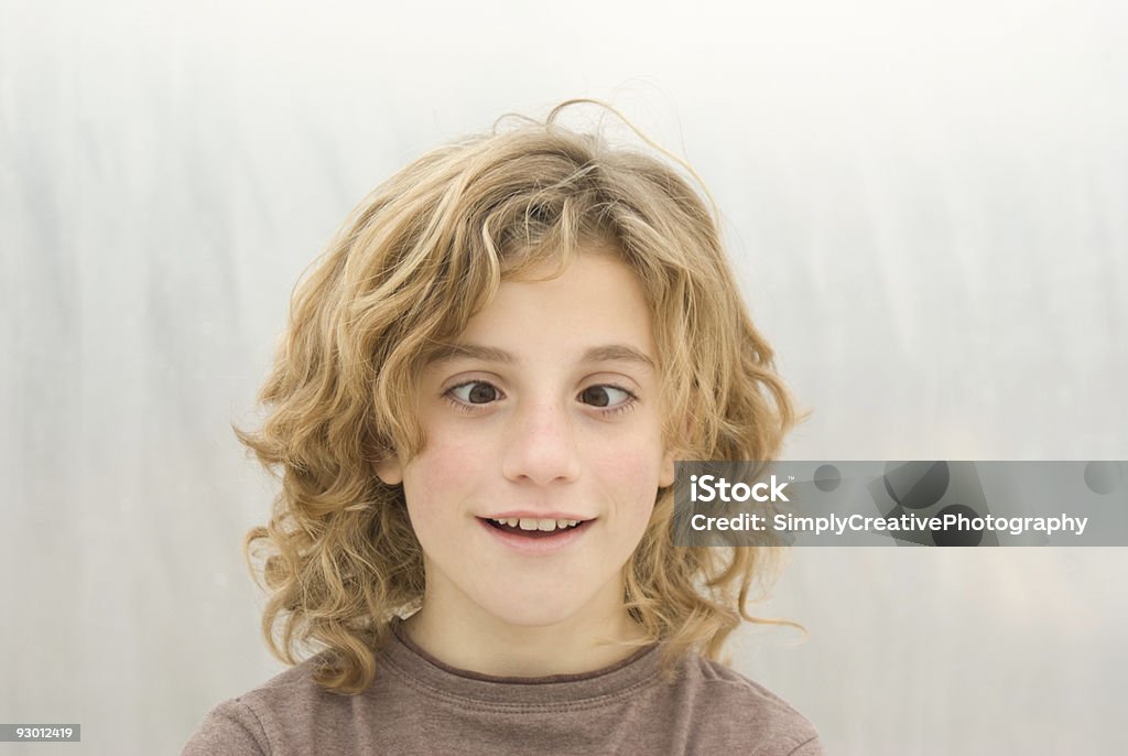 Cross Eyed jeune fille - Photo de 12-13 ans libre de droits
