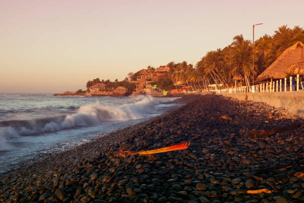 istock El Tunco Beach in Salvador 930182458